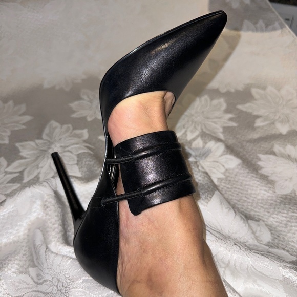 Kenneth Cole New York Wanda Leather Heels, Size 6.5, Black - Picture 13 of 16
